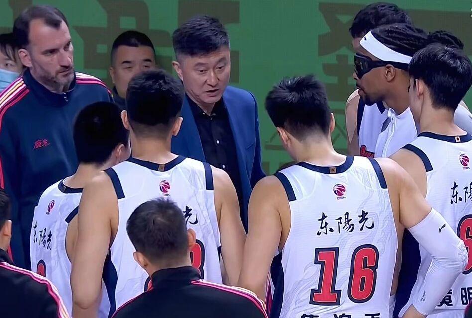开云APP-广东男篮引发众怒，许利民确定北京换外援，徐昕成篮板王和封盖王
